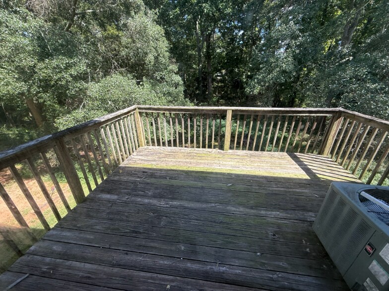 Building Photo - 1071-1073 Laurel Ln NW