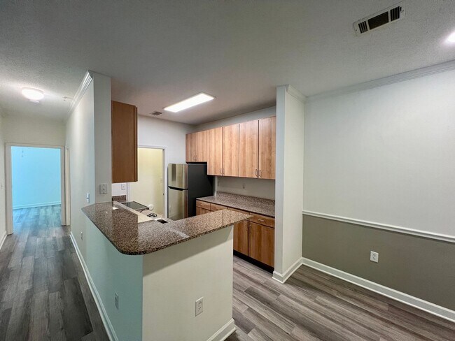 Building Photo - 3-Bed, 2-Bath Condo with Garage! One month...