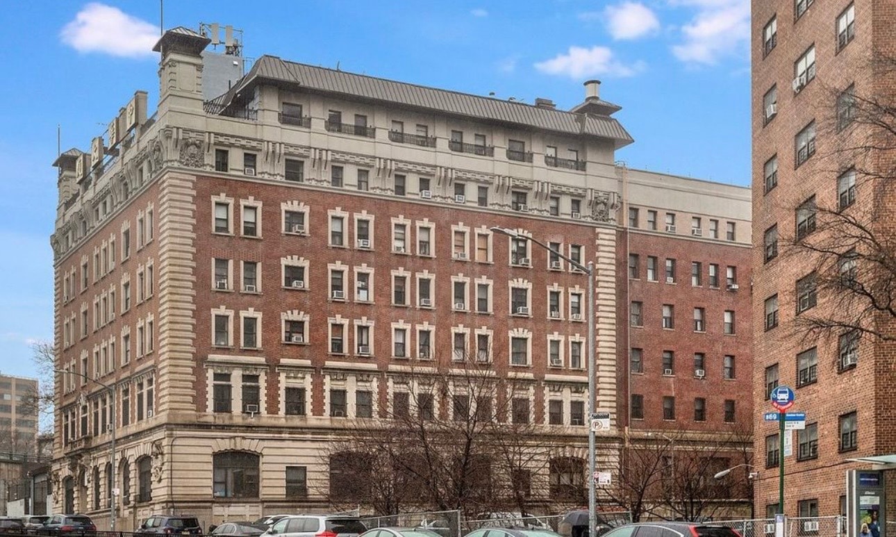Building Exterior - 167 Sands St