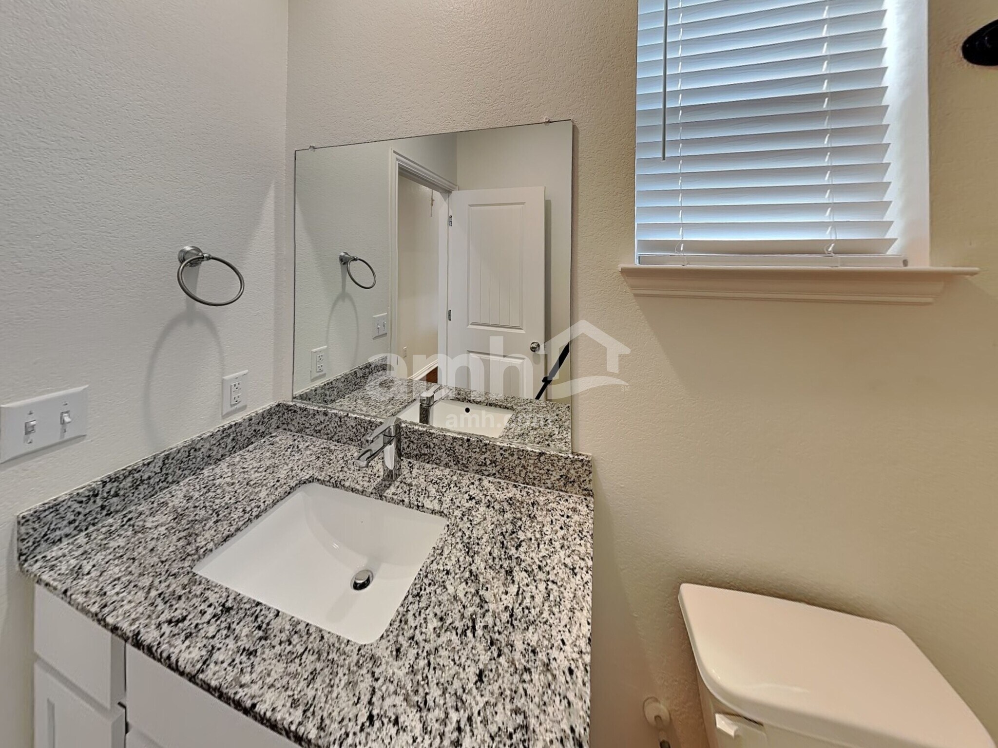 Building Photo - 188 Pebble Creek Run