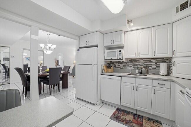 Building Photo - 3450 S Ocean Blvd