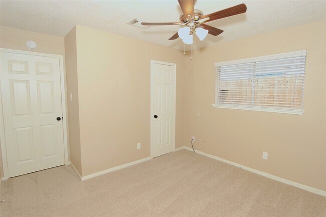 Building Photo - 2731 Colony Dr