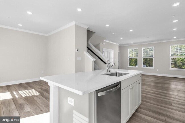 Building Photo - 2110 Winterberry Ln