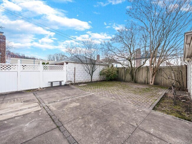 Building Photo - 58-52 208th St