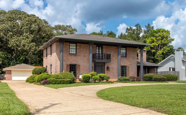 Primary Photo - Two-Story !!!!