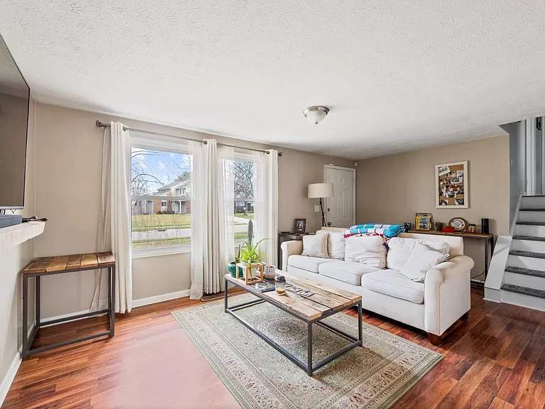 Building Photo - 1353 Firethorne Dr