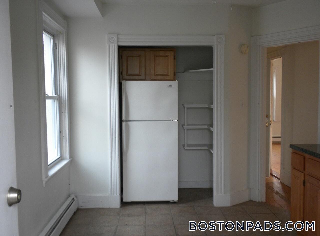 Building Photo - 339 Centre St