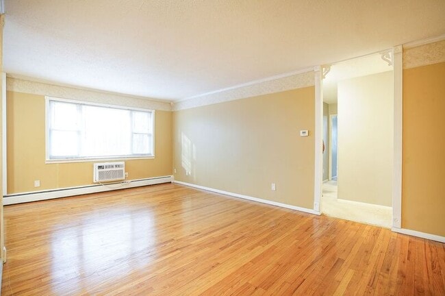 Building Photo - 261 Regency Park Dr