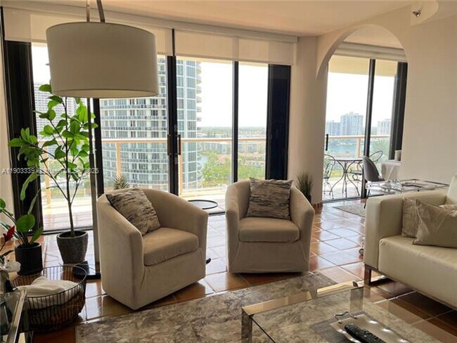 Building Photo - 4000 Island Blvd