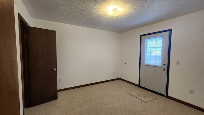 Building Photo - 304 Remington Ct