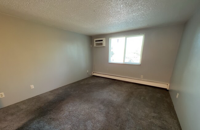 Building Photo - 1 Bedroom 1 Bathroom Available in Country Club Villas!  **Move-In Special**