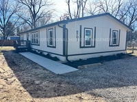 Building Photo - Beautifully Remodeled 3 Bed / 2 Bath Home with Modern Upgrades!