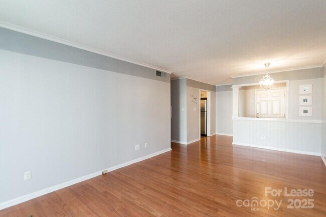 Building Photo - 140 Lake Concord Rd NE