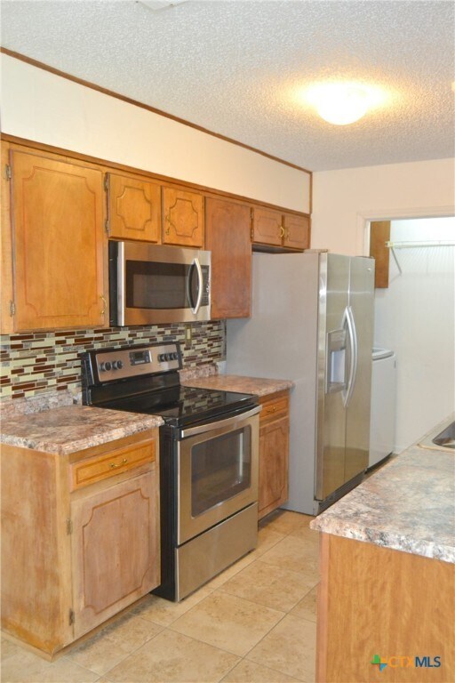 Building Photo - 2401 Ridglea Ct