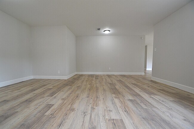 Building Photo - 4527 Adonis Dr