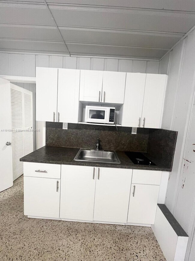 Primary Photo - 1400 SW 29th Ave