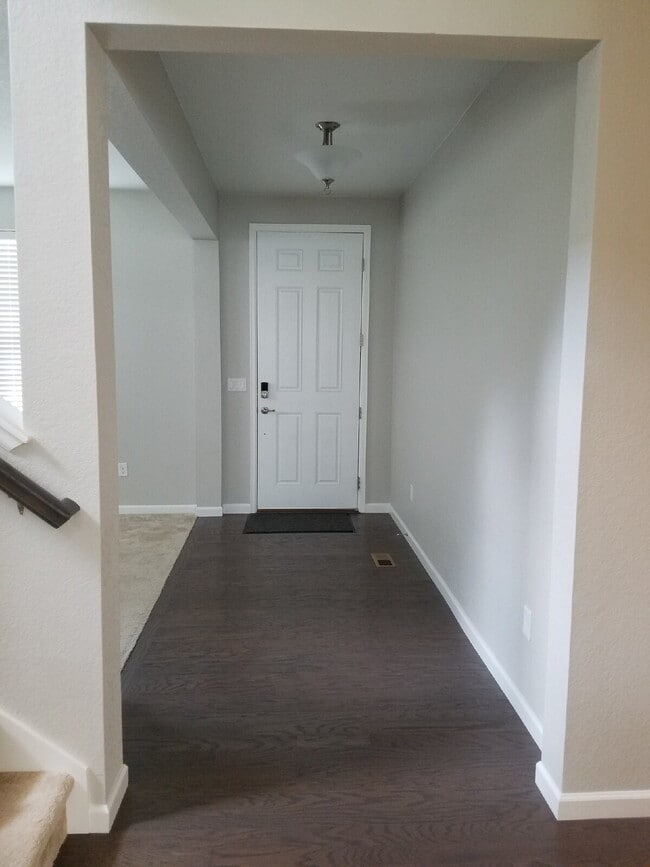 Building Photo - Gorgeous 4-Bed 3.5-Bath Home in Dayton Triangle!