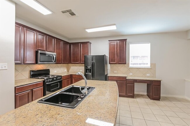 Building Photo - 8230 Encinitas Cove Dr