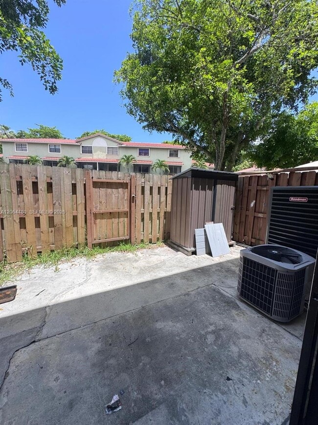 Building Photo - 9904 Hammocks Blvd