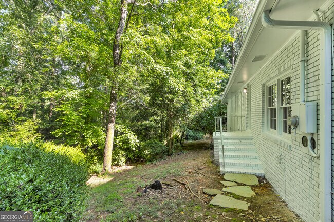 Building Photo - 5095 S Trimble Rd