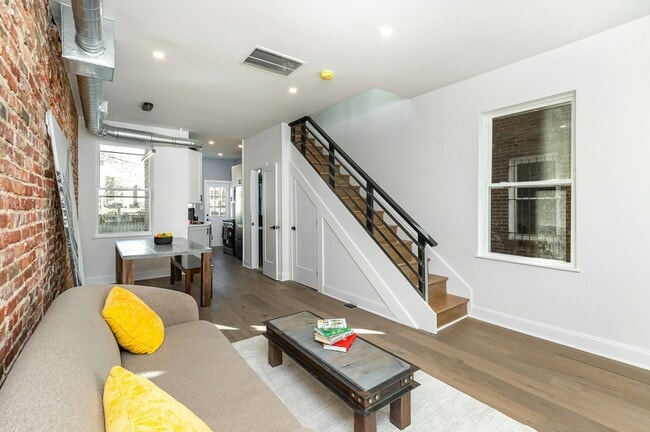 Primary Photo - 1610 Rosedale St NE