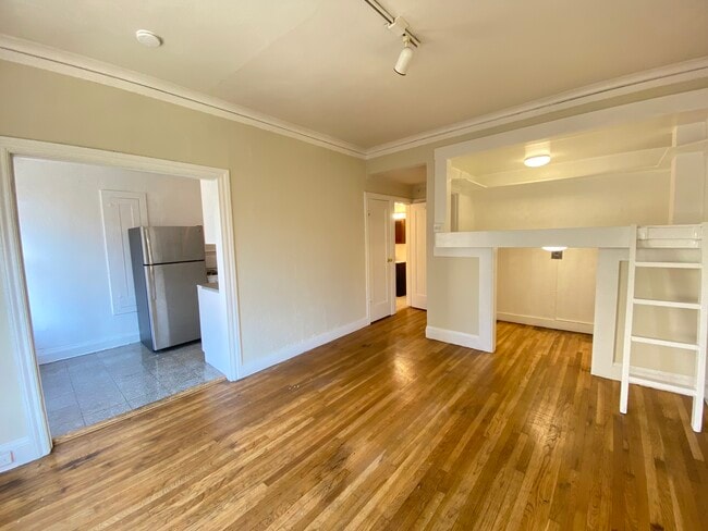Interior Photo - Hyde Park Apartments LLC.