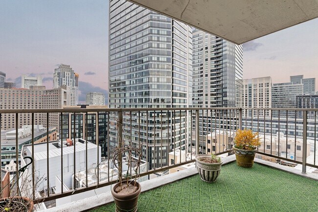 Building Photo - 151 Tremont St