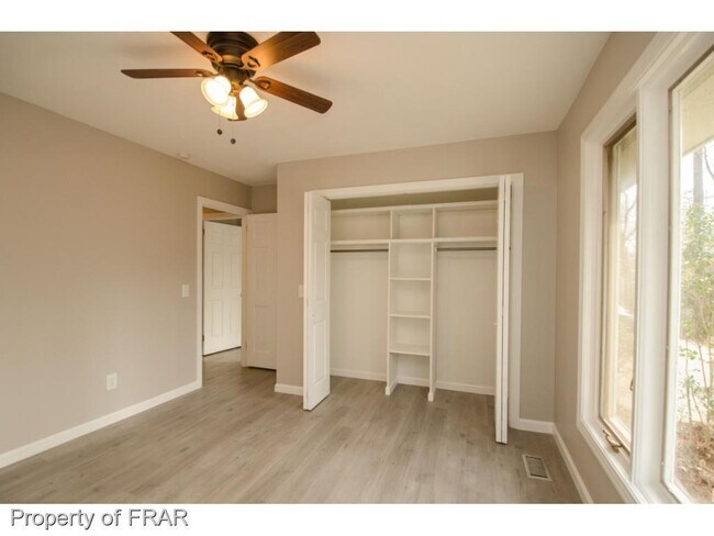 Building Photo - 1710 Chateau Cir