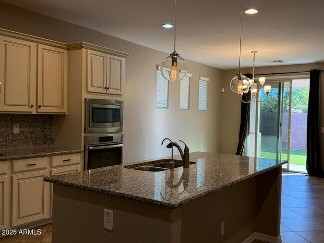 Building Photo - 297 E Kaibab Dr