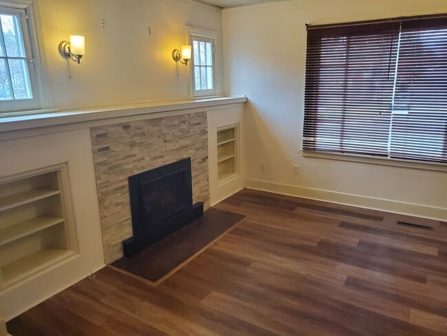 Building Photo - 4BR/2BA Audubon/Downriver Area Home