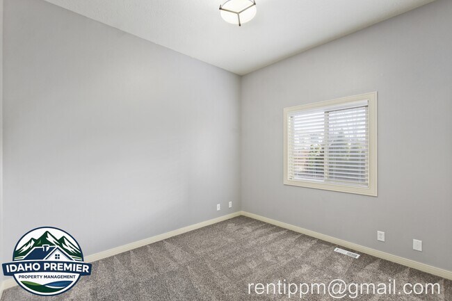 Building Photo - 3103 E Tybalt Ct