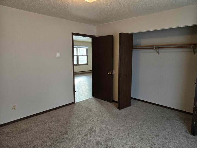 Building Photo - 928 First Ave