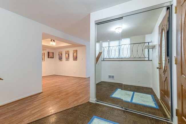 Building Photo - 9260 Dee Rd