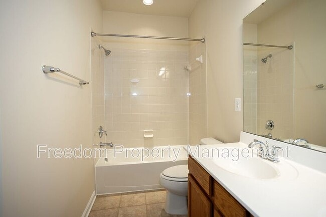 Building Photo - 7408 Brunson Cir