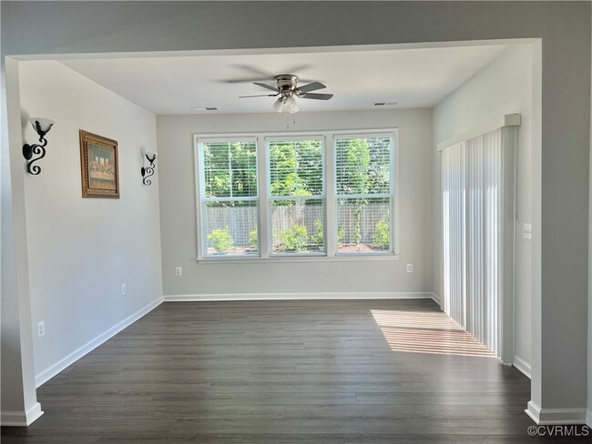 Building Photo - 631 Brookwood Glen Terrace