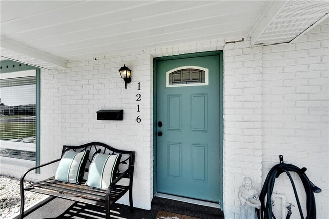 Building Photo - 1216 Hacienda Dr