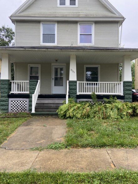 Primary Photo - 3929 Clybourne Ave