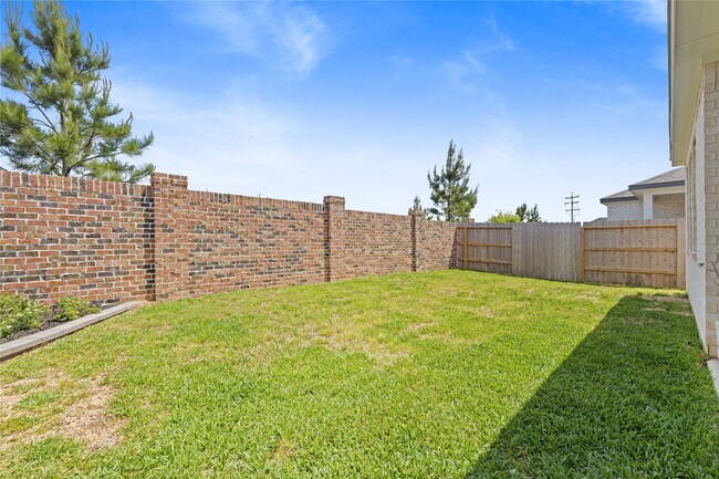 Building Photo - 19363 Poppy Vlg Cir