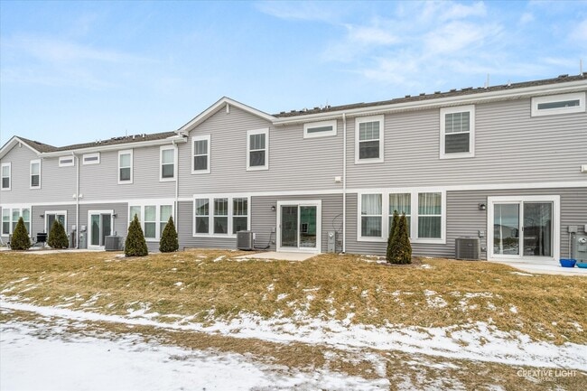 Building Photo - 142 Henderson St