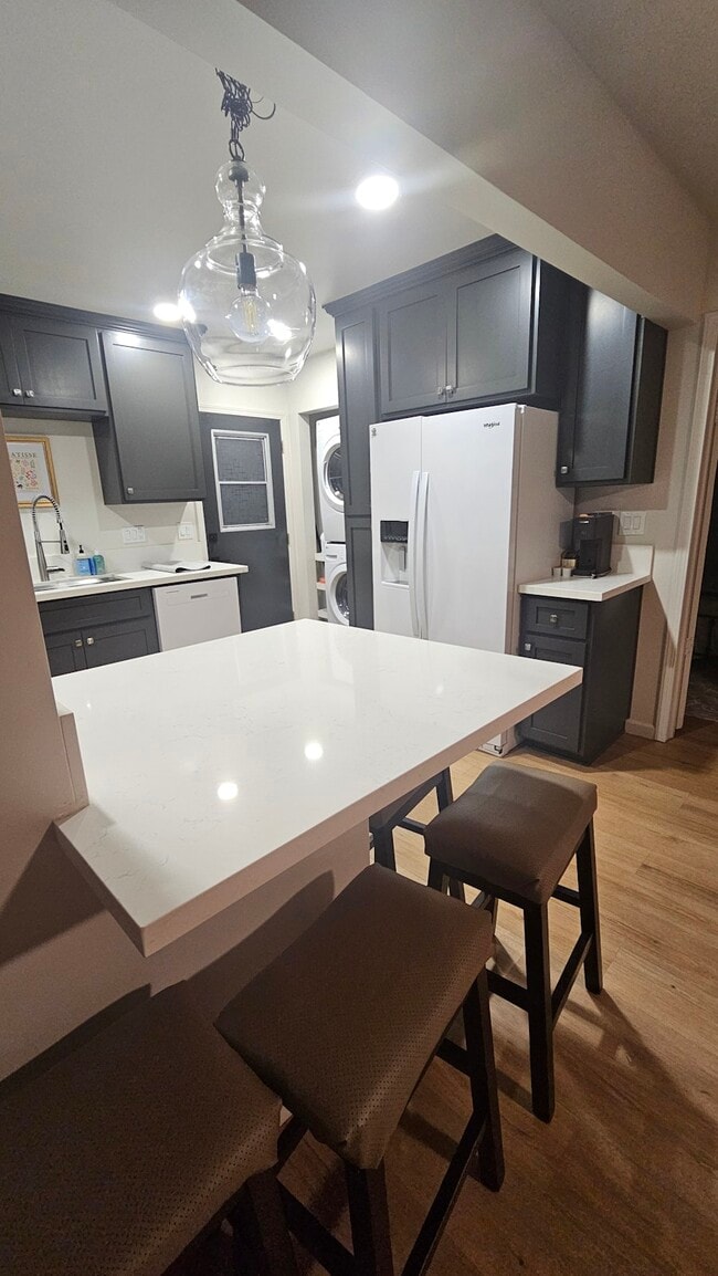 Building Photo - 6025 Dipper St