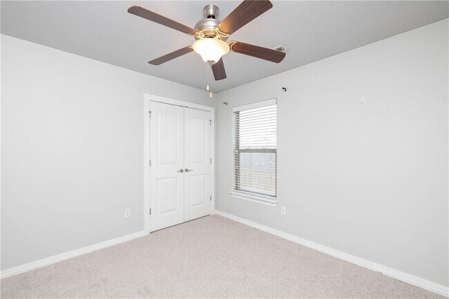 Building Photo - 4405 W Anthem Dr