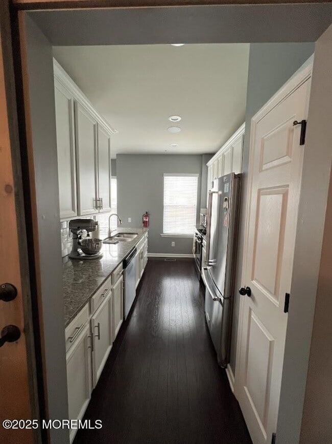 Building Photo - 147 Waypoint Dr