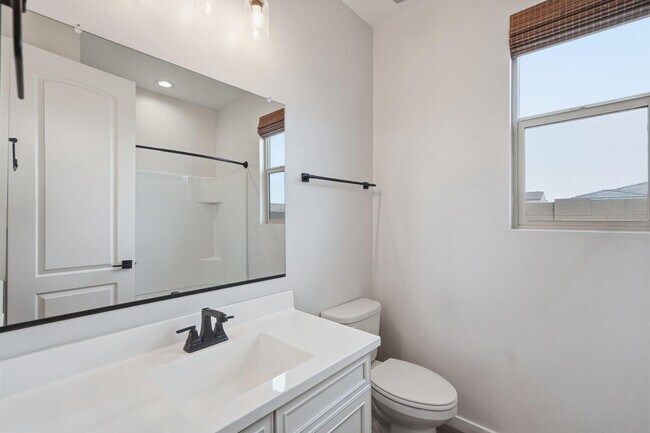 Building Photo - 641 S Davidson Ln