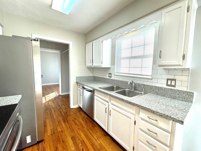 Building Photo - Lovely Home for rent in West Knoxville!