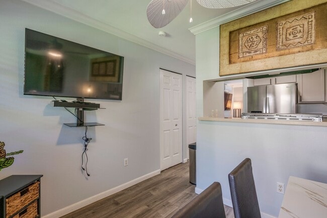 Building Photo - Villas at Kenolio Furnished Two Bedroom Tw...