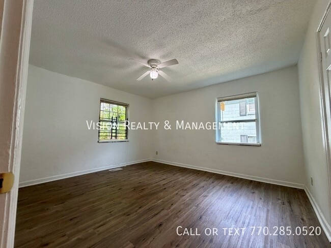 Building Photo - 1070 Ollie Cir NW