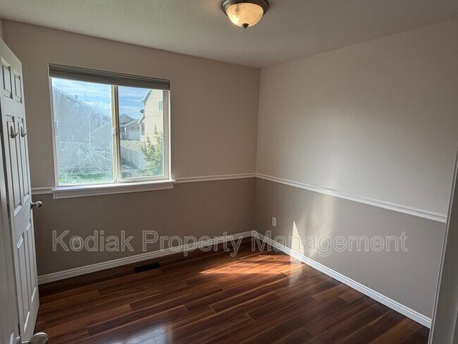 Building Photo - 3601 W 800 S