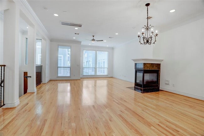 Building Photo - 5446 Crooms St