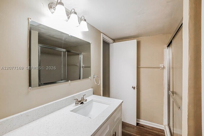 Building Photo - 1220 NW 89th Dr