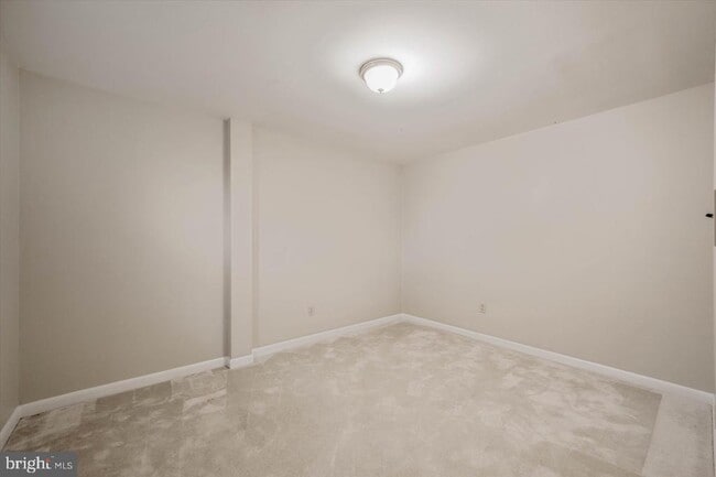 Building Photo - 7177 Lake Cove Dr